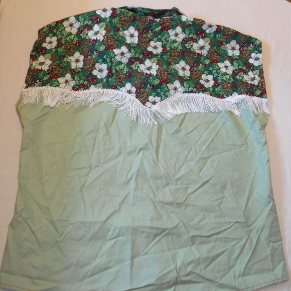 Hand Tailored Christmas Theme button down shirt - Picture 3 of 3